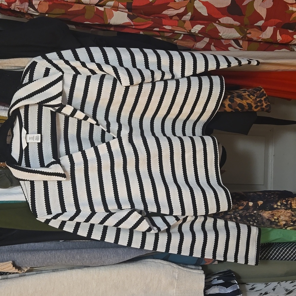 H&M striped cropped sweater/top - XL